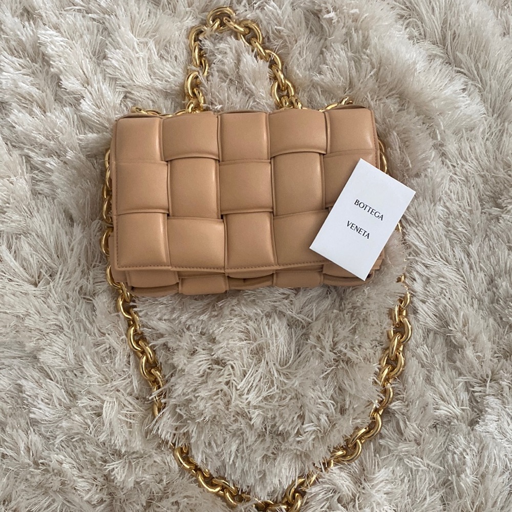 ✨Bottega Veneta cassette bag in the color Almond ✨
